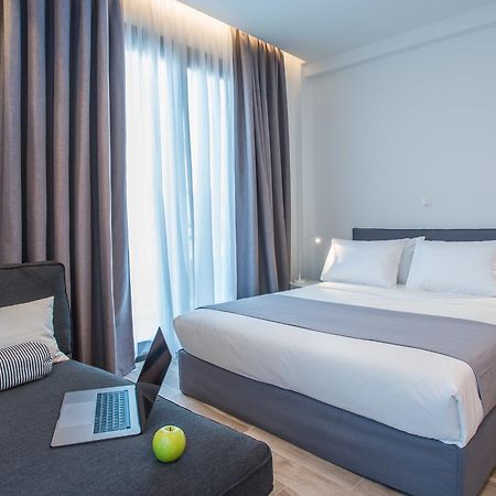 Spot Apart Aparthotel Athena Bagian luar foto