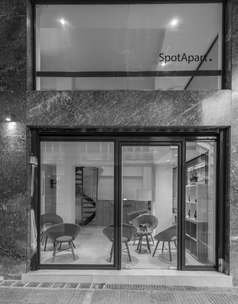 Spot Apart Aparthotel Athena Bagian luar foto